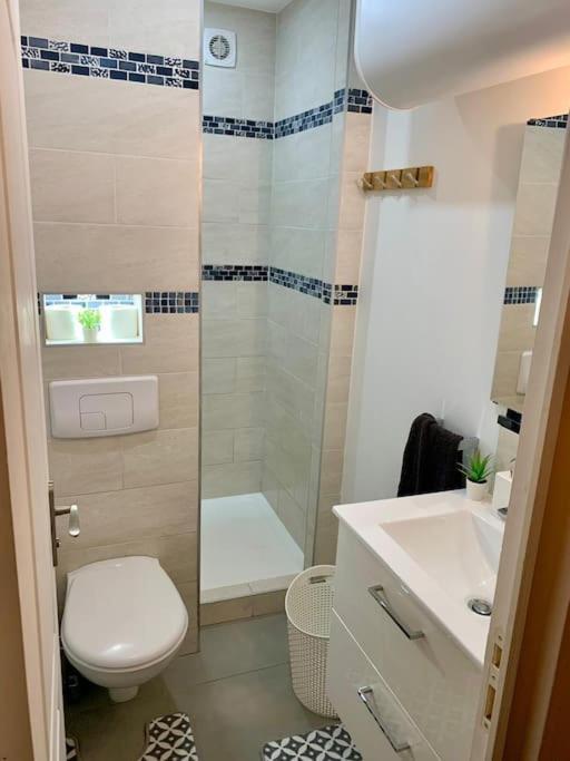 Agreable 2 Pieces A Pantin Apartment Bagian luar foto